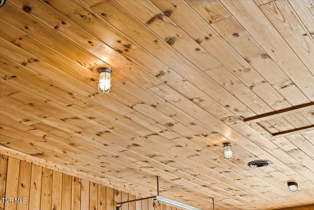 2752 Knob Creek Road, Johnson City, TN 37604