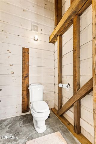 2752 Knob Creek Road, Johnson City, TN 37604