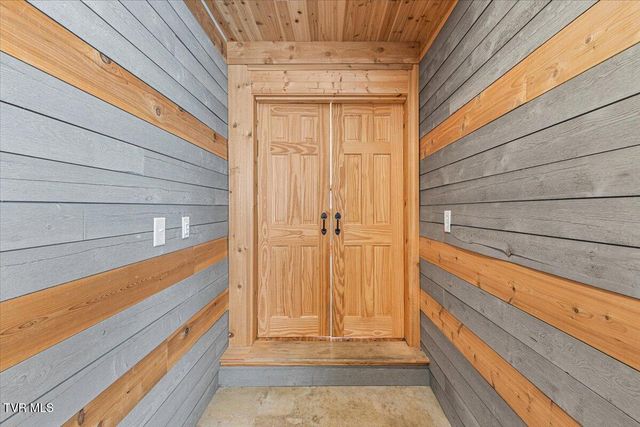 2752 Knob Creek Road, Johnson City, TN 37604