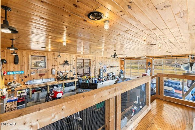 2752 Knob Creek Road, Johnson City, TN 37604