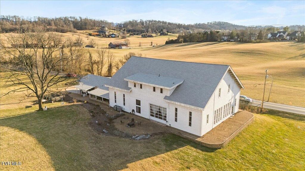2752 Knob Creek Road, Johnson City, TN 37604