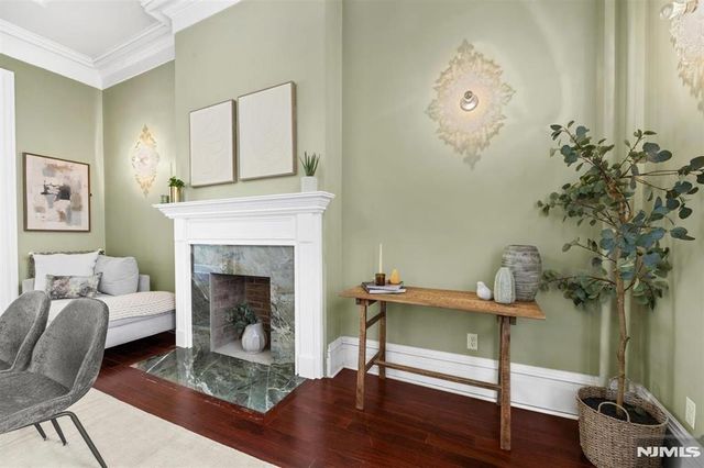 274 Barrow Street, Jersey City, NJ 07302
