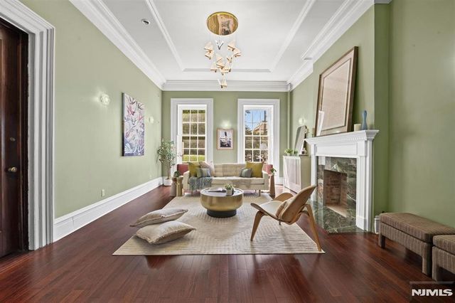 274 Barrow Street, Jersey City, NJ 07302