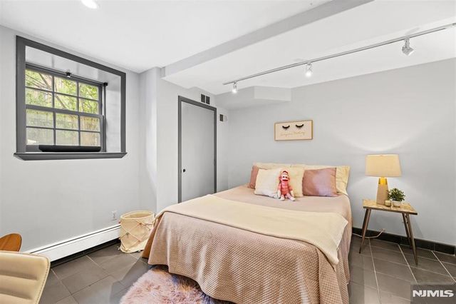 274 Barrow Street, Jersey City, NJ 07302