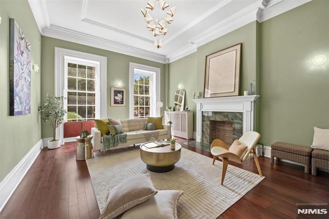 274 Barrow Street, Jersey City, NJ 07302