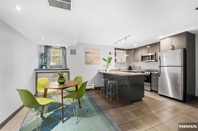 274 Barrow Street, Jersey City, NJ 07302
