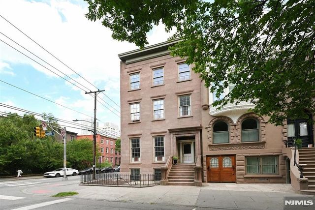 274 Barrow Street, Jersey City, NJ 07302