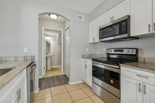 7402 E BANK DRIVE, Tampa, FL 33617