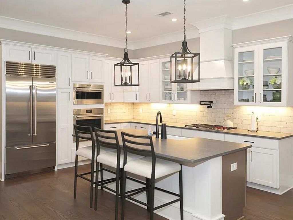 Image 12 of property listing at 219 Chapin Street, Greenville, SC 29605