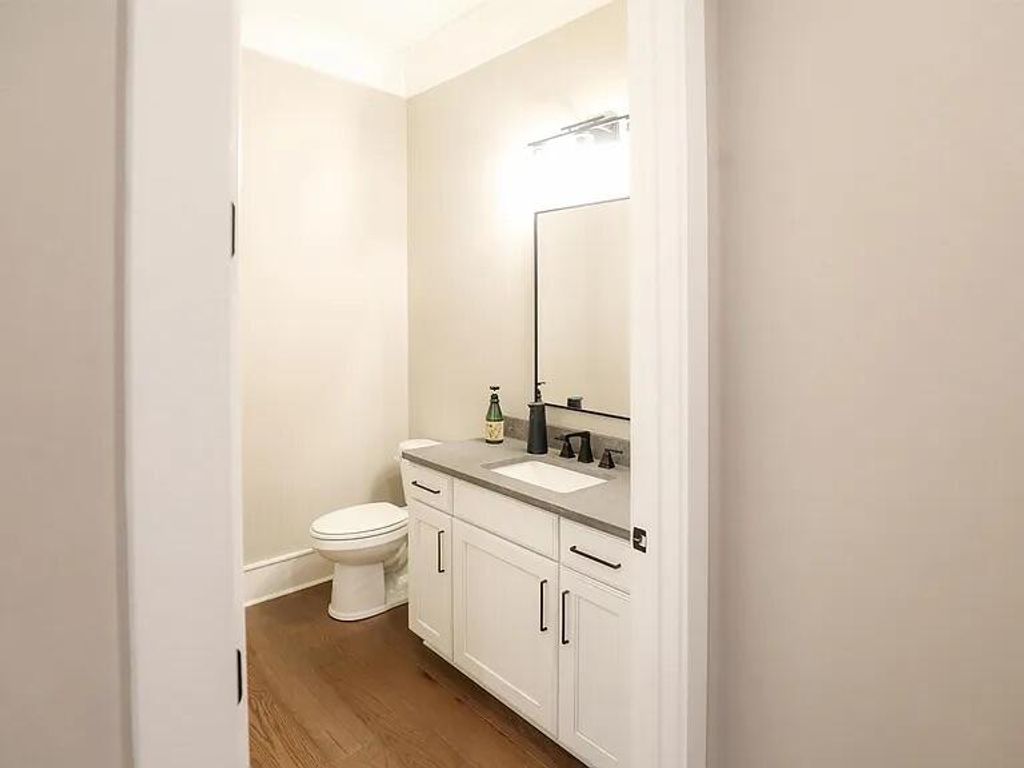 Image 15 of property listing at 219 Chapin Street, Greenville, SC 29605