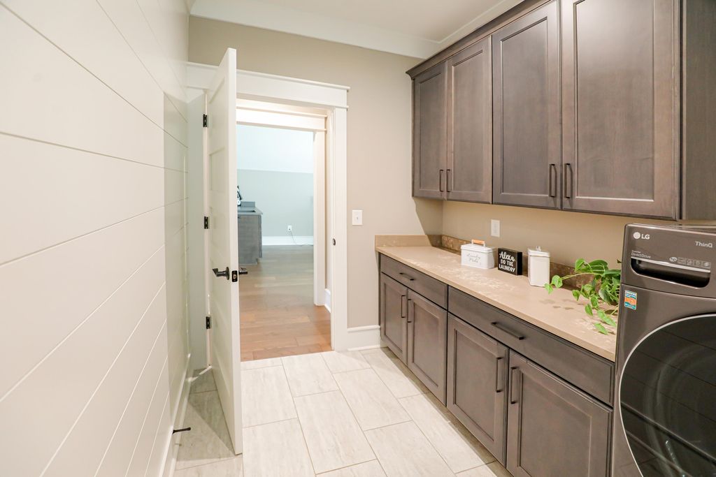 Image 39 of property listing at 219 Chapin Street, Greenville, SC 29605