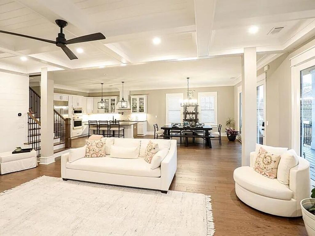 Image 9 of property listing at 219 Chapin Street, Greenville, SC 29605