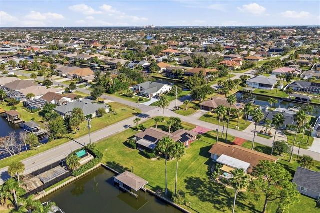 2 CLARENDON COURT S, Palm Coast, FL 32137