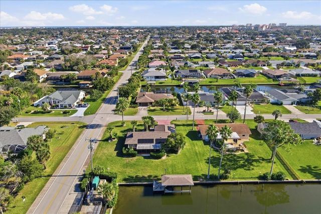 2 CLARENDON COURT S, Palm Coast, FL 32137