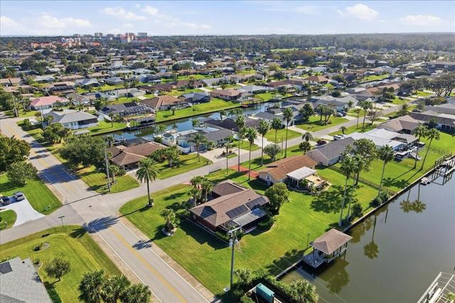 2 CLARENDON COURT S, Palm Coast, FL 32137