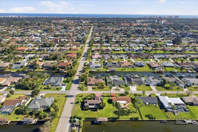 2 CLARENDON COURT S, Palm Coast, FL 32137