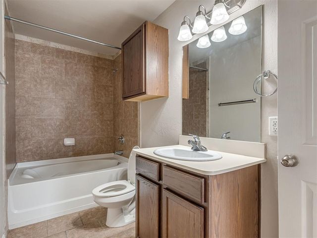 1320 SE 12th Avenue 2205, Norman, OK 73071