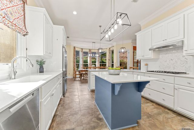 2102 Sassy Ln, Baton Rouge, LA 70808