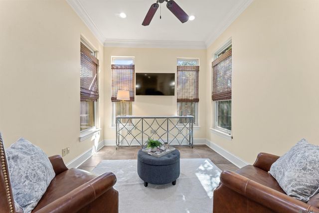 2102 Sassy Ln, Baton Rouge, LA 70808