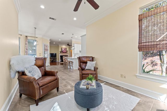 2102 Sassy Ln, Baton Rouge, LA 70808