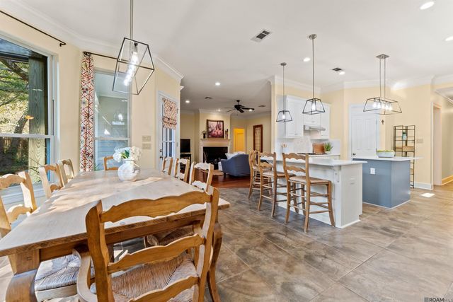 2102 Sassy Ln, Baton Rouge, LA 70808