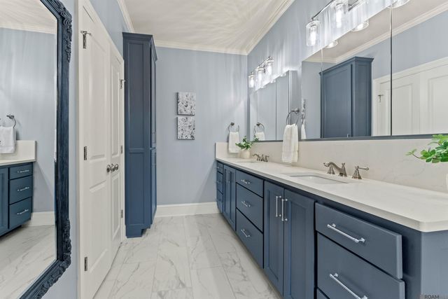 2102 Sassy Ln, Baton Rouge, LA 70808