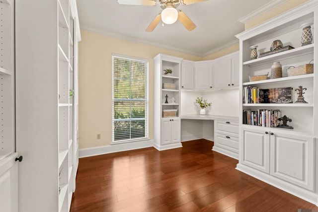 2102 Sassy Ln, Baton Rouge, LA 70808