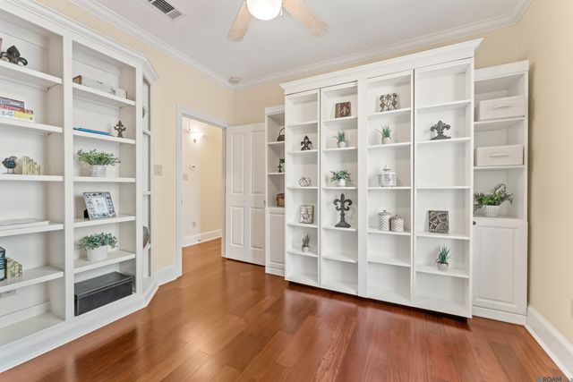 2102 Sassy Ln, Baton Rouge, LA 70808