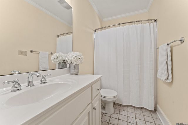 2102 Sassy Ln, Baton Rouge, LA 70808