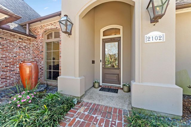 2102 Sassy Ln, Baton Rouge, LA 70808