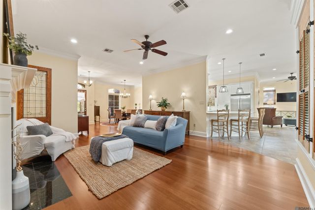 2102 Sassy Ln, Baton Rouge, LA 70808