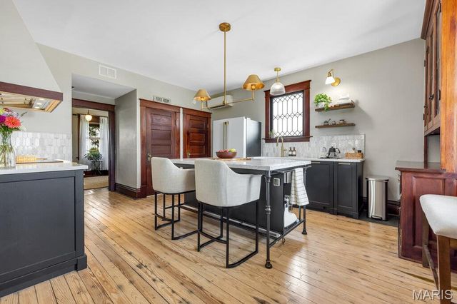 6036 Black Walnut Road, St Charles, MO 63301