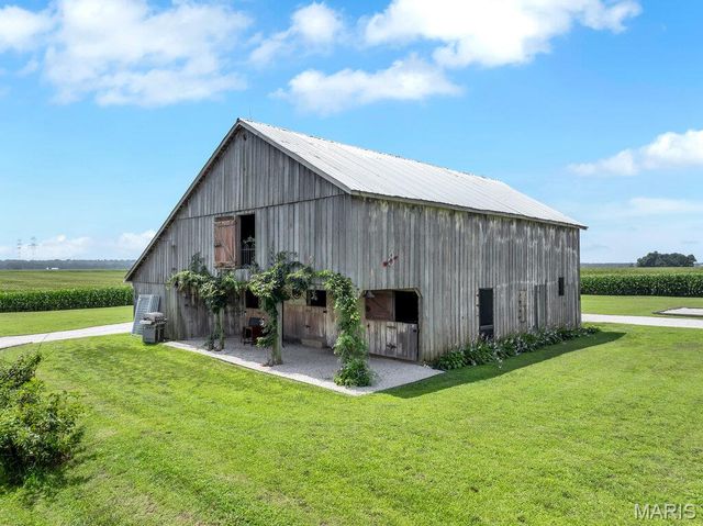 6036 Black Walnut Road, St Charles, MO 63301