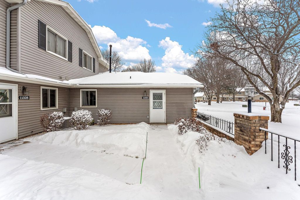 11332 Ibis Street NW, Coon Rapids, MN 55433