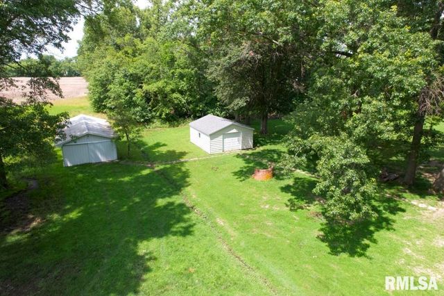 807 W MARKET Street, Christopher, IL 62822