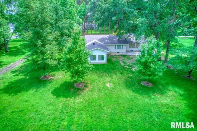 807 W MARKET Street, Christopher, IL 62822