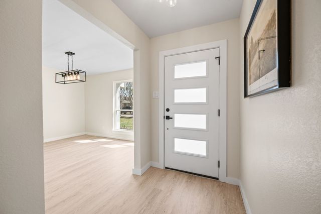 1934 Vista Oaks Drive, Carrollton, TX 75007