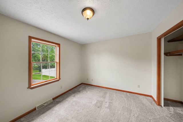 58674 Baugo Crossing, Elkhart, IN 46517