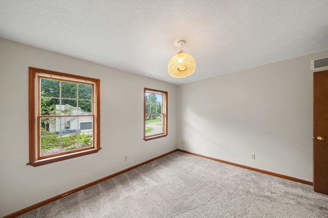 58674 Baugo Crossing, Elkhart, IN 46517