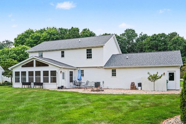 58674 Baugo Crossing, Elkhart, IN 46517