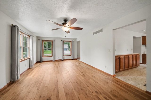 58674 Baugo Crossing, Elkhart, IN 46517