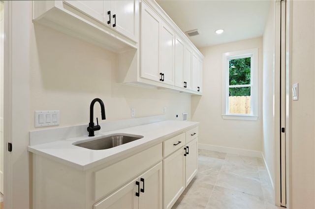 1725 Hidalgo Pass Court, College Station, TX 77845