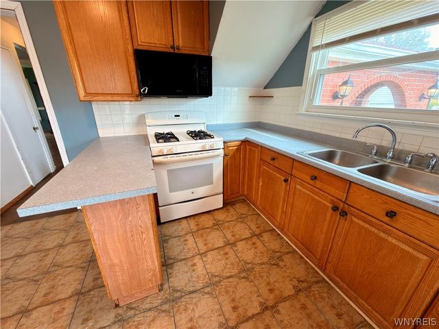 5945 Ward Road, Lewiston, NY 14132