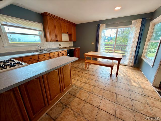 5945 Ward Road, Lewiston, NY 14132