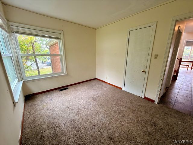 5945 Ward Road, Lewiston, NY 14132