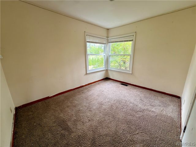5945 Ward Road, Lewiston, NY 14132