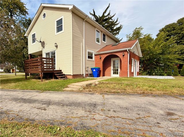 5945 Ward Road, Lewiston, NY 14132