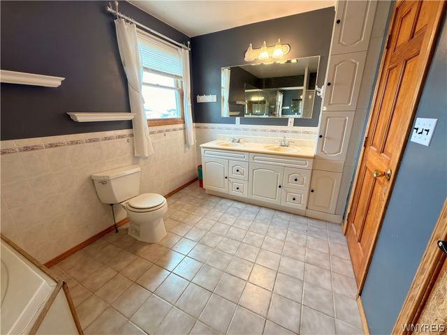 5945 Ward Road, Lewiston, NY 14132