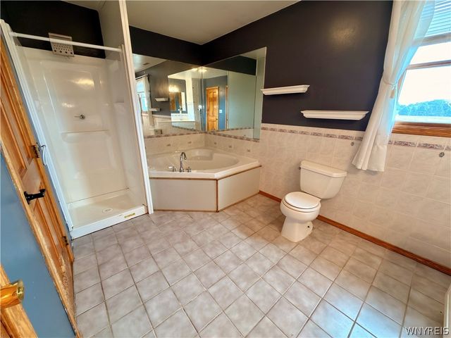 5945 Ward Road, Lewiston, NY 14132