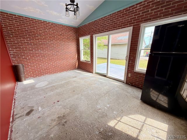5945 Ward Road, Lewiston, NY 14132